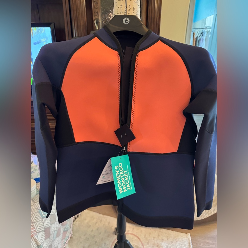 Seadoo large Orange and Black Women's Montego wetsuit Jacket
